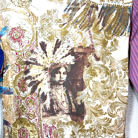 Save the Queen Top.  Snap Button Blouse.  Size Small Very chic and unique design - Picture 9 of 12